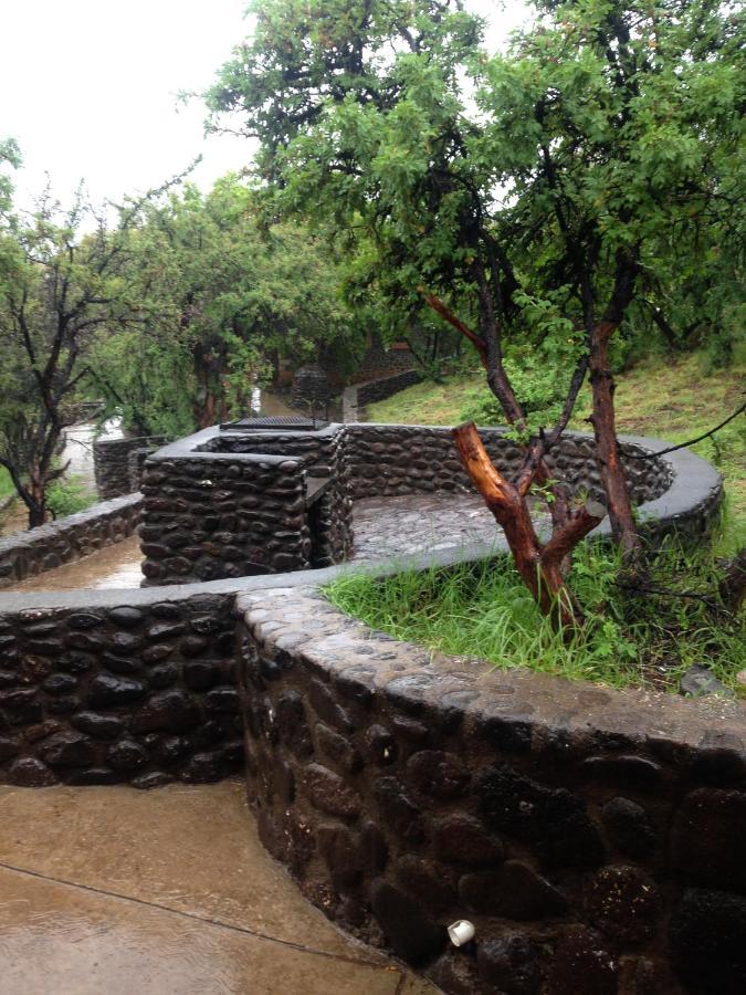 Liphofung Cave, Chalets Hotel Butha-Buthe Eksteriør billede