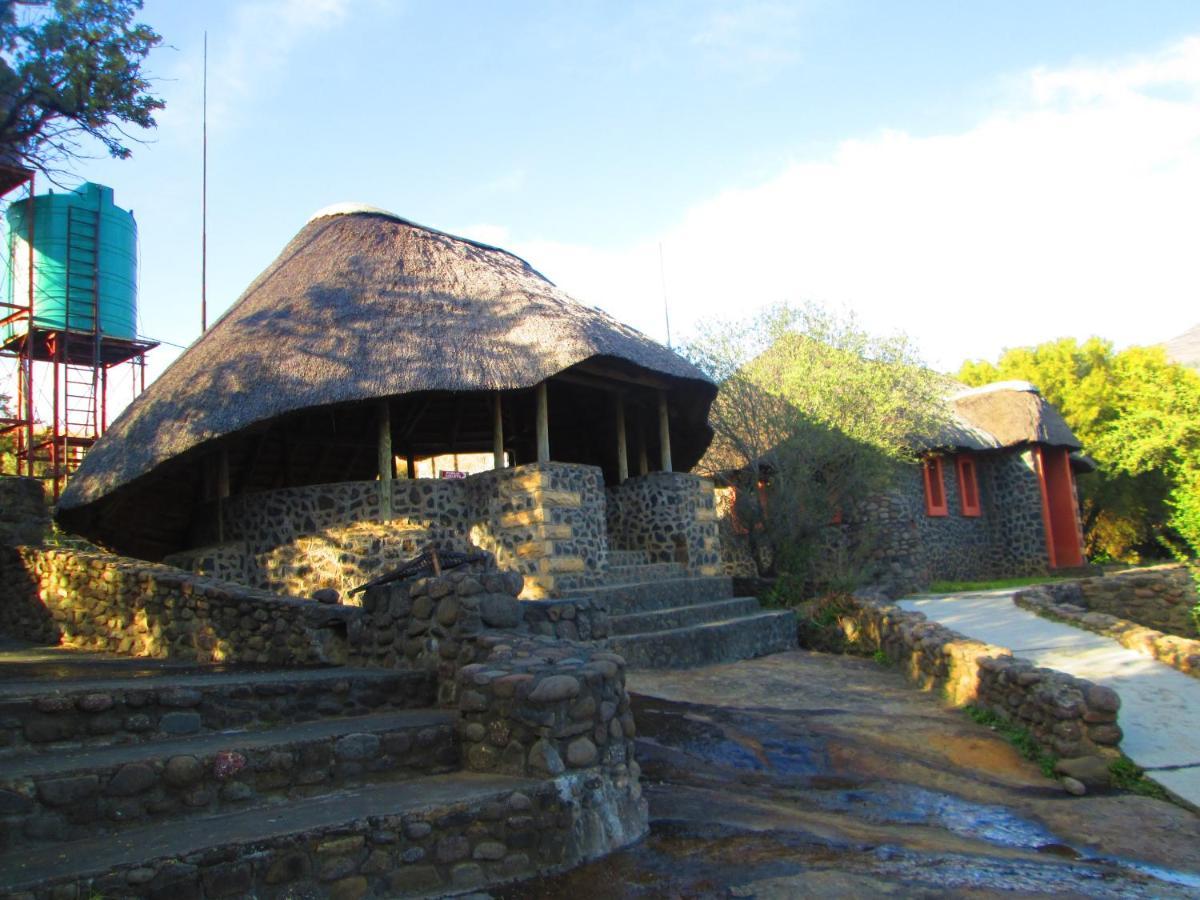 Liphofung Cave, Chalets Hotel Butha-Buthe Eksteriør billede