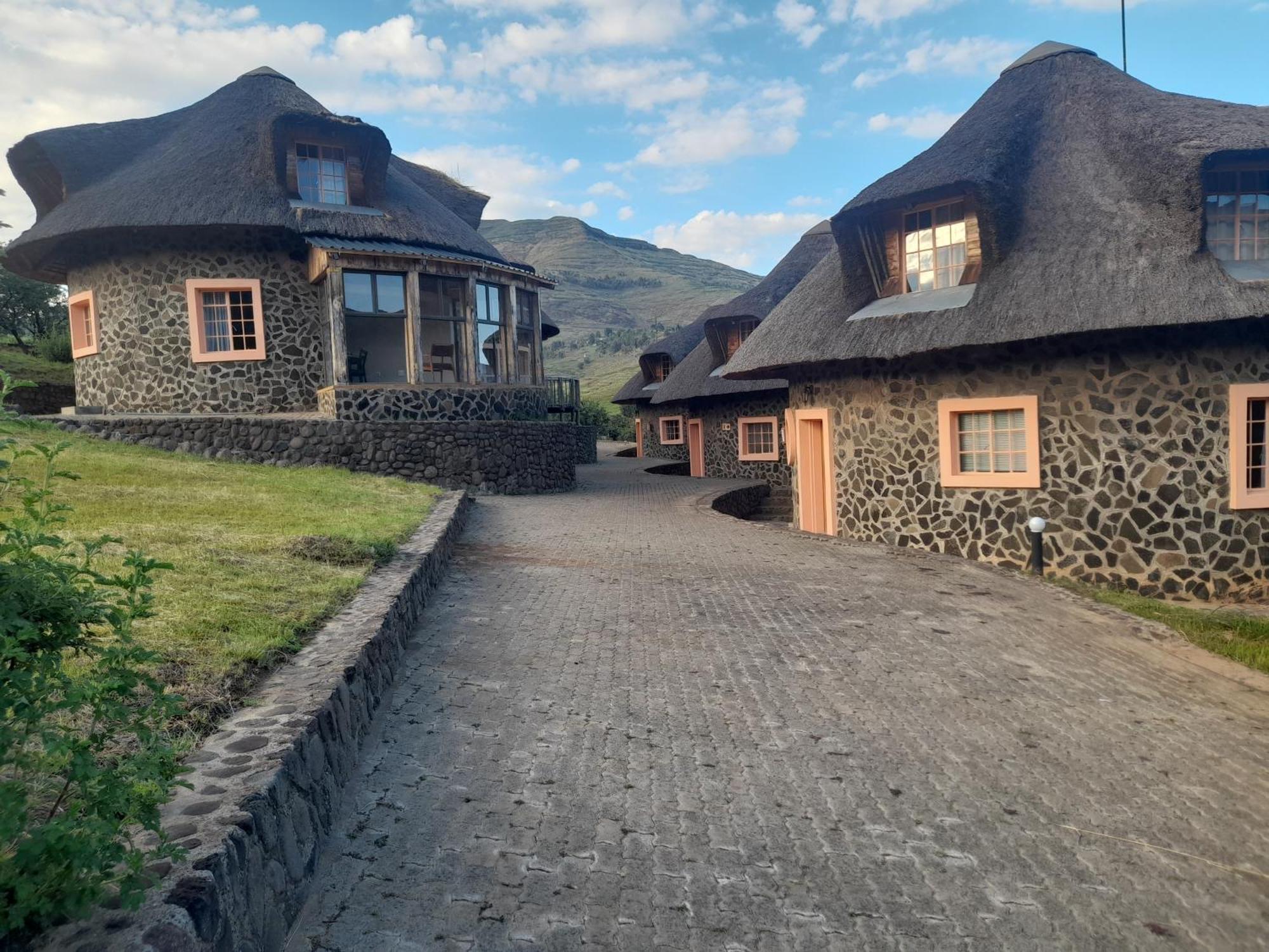 Liphofung Cave, Chalets Hotel Butha-Buthe Eksteriør billede