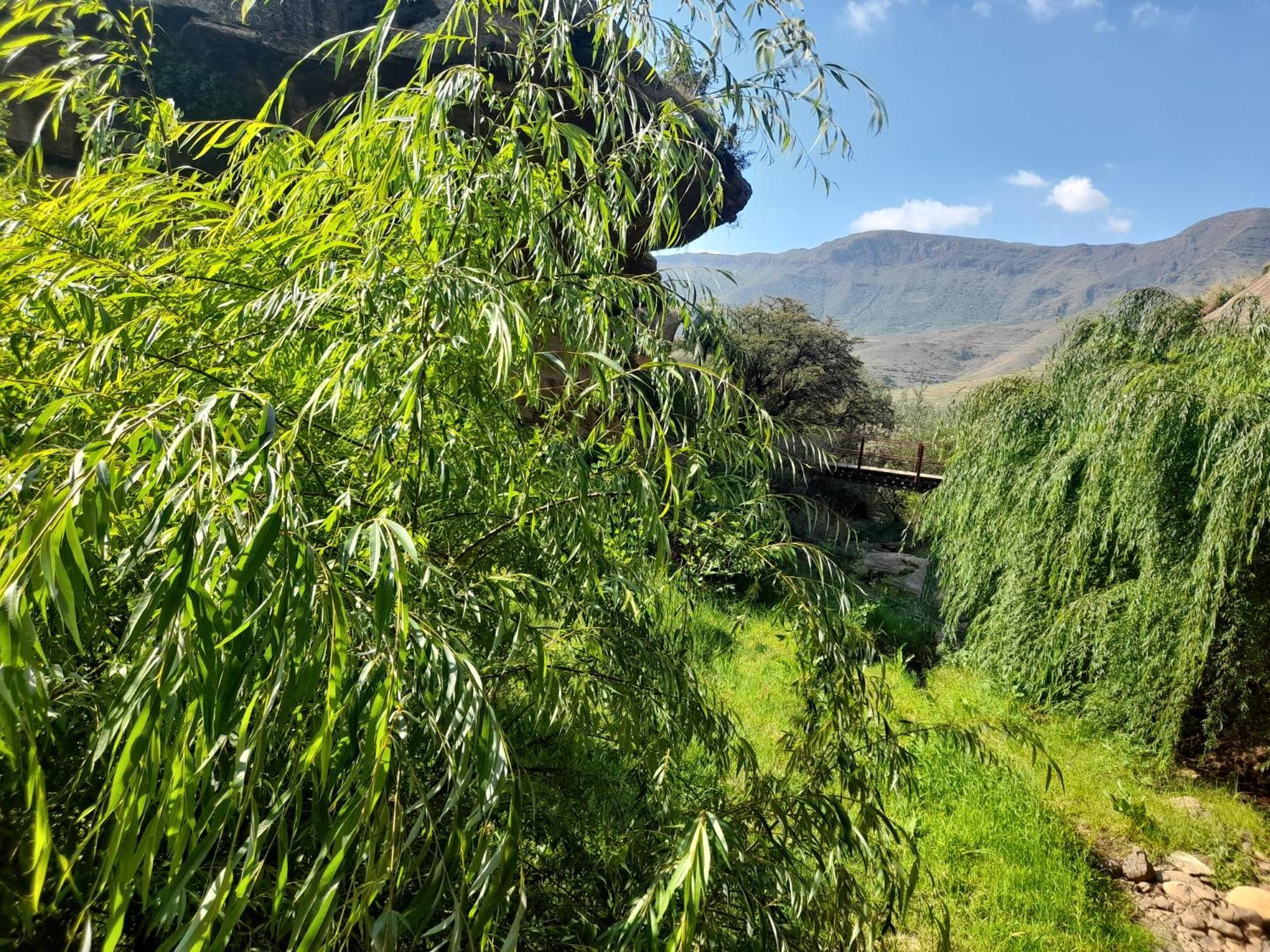 Liphofung Cave, Chalets Hotel Butha-Buthe Eksteriør billede