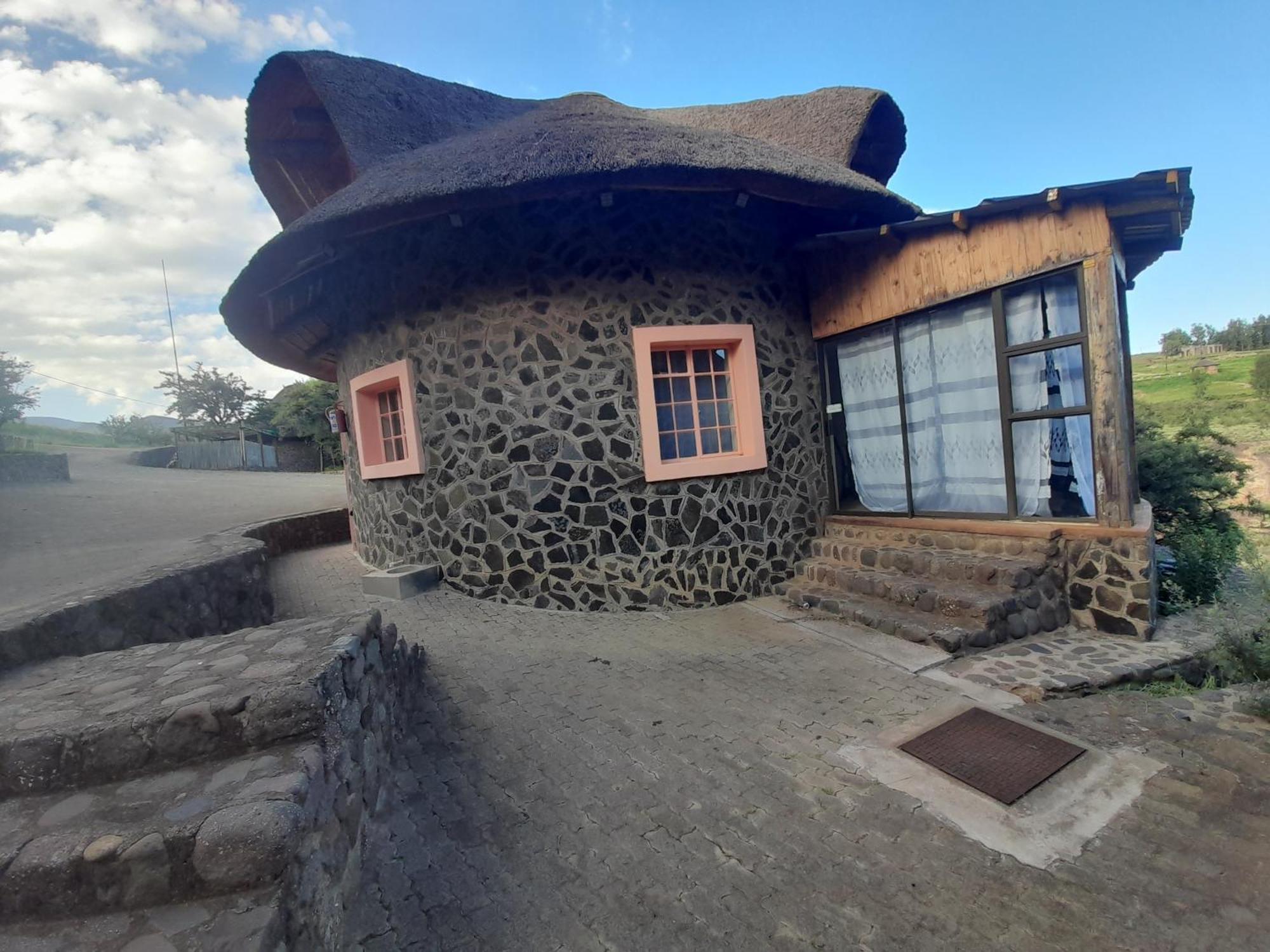 Liphofung Cave, Chalets Hotel Butha-Buthe Eksteriør billede